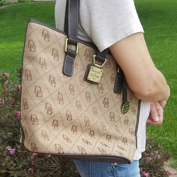 Dooney &Bourke handbag - Picture 8 of 8